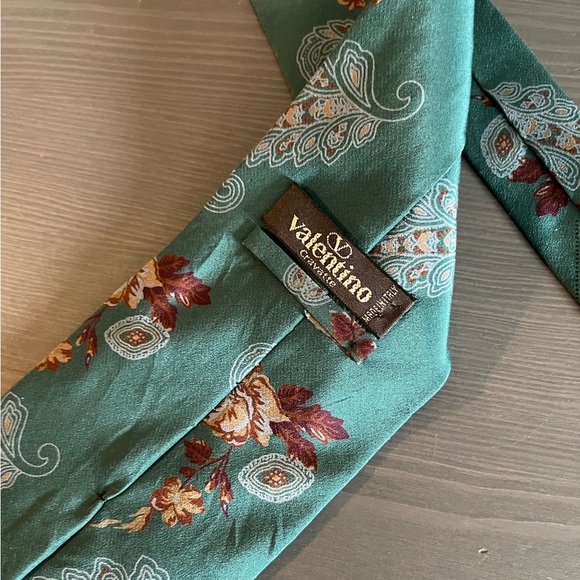 Valentino Carvatte Men’s Silk Vintage Necktie - Picture 3 of 4